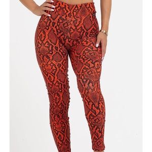 Licifit venom high waisted scrunch leggings
